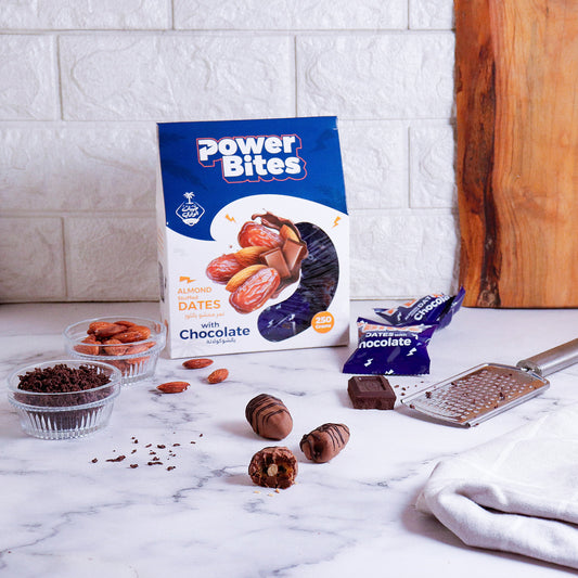 تمر شكولاتة باللوز