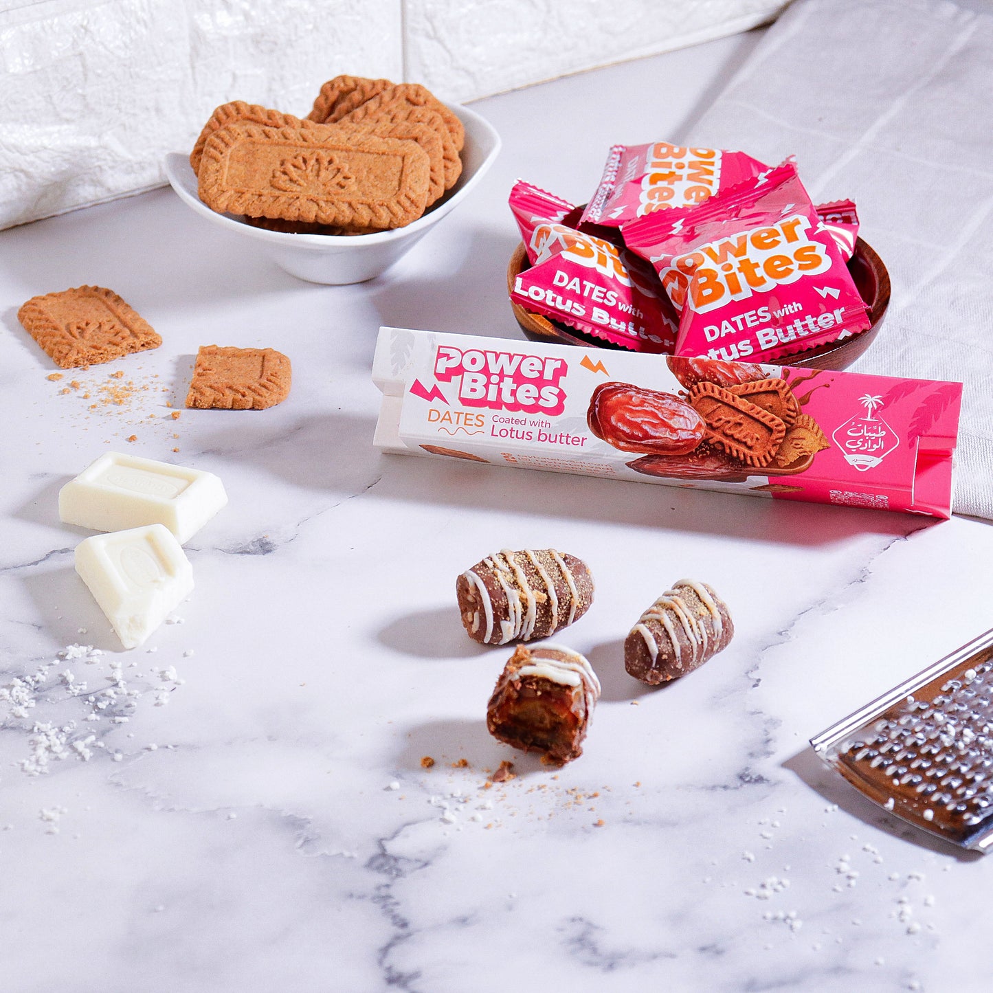 بار تمر شكولاتة باللوتس